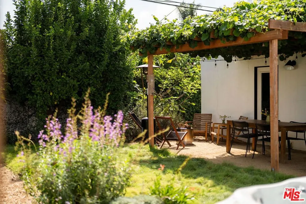 3536 West Boulevard Los Angeles, CA 90016