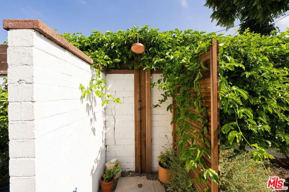 3536 West Boulevard Los Angeles, CA 90016