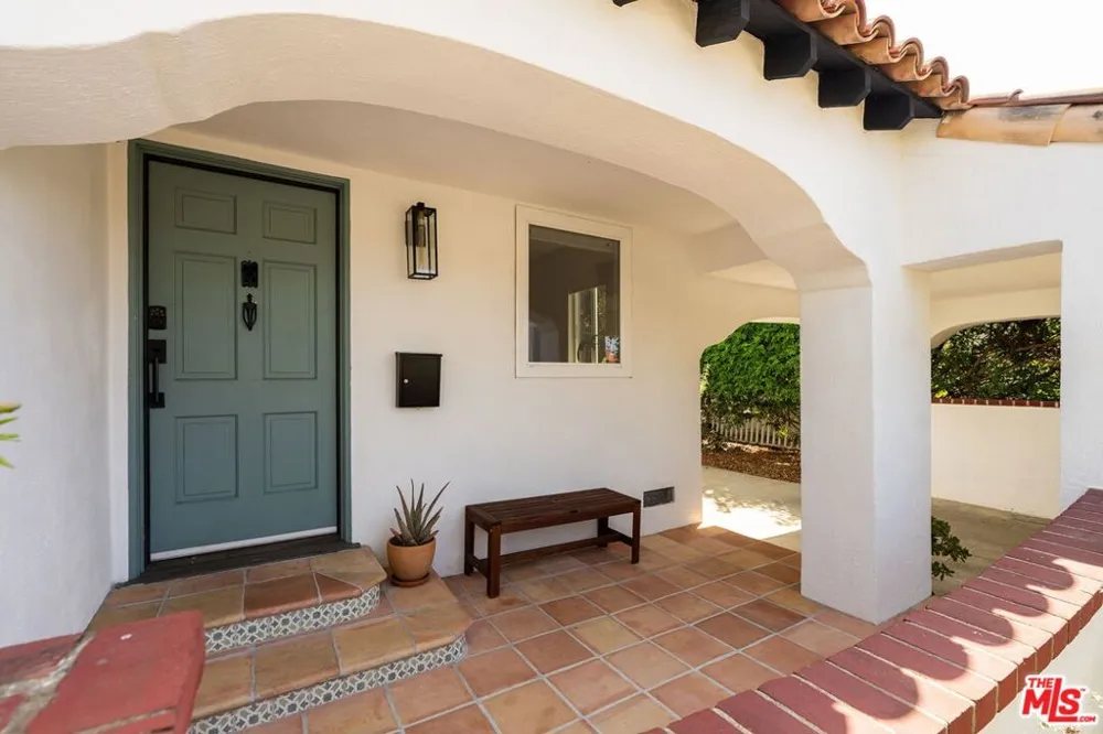 3536 West Boulevard Los Angeles, CA 90016