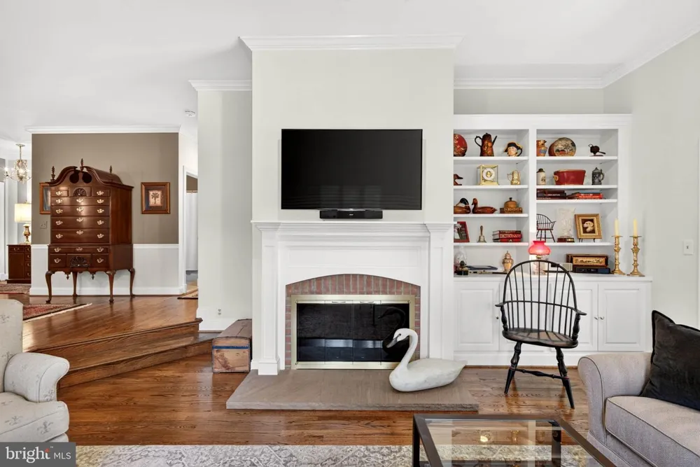 18 SEMINARY DRIVE Lutherville Timonium, MD 21093