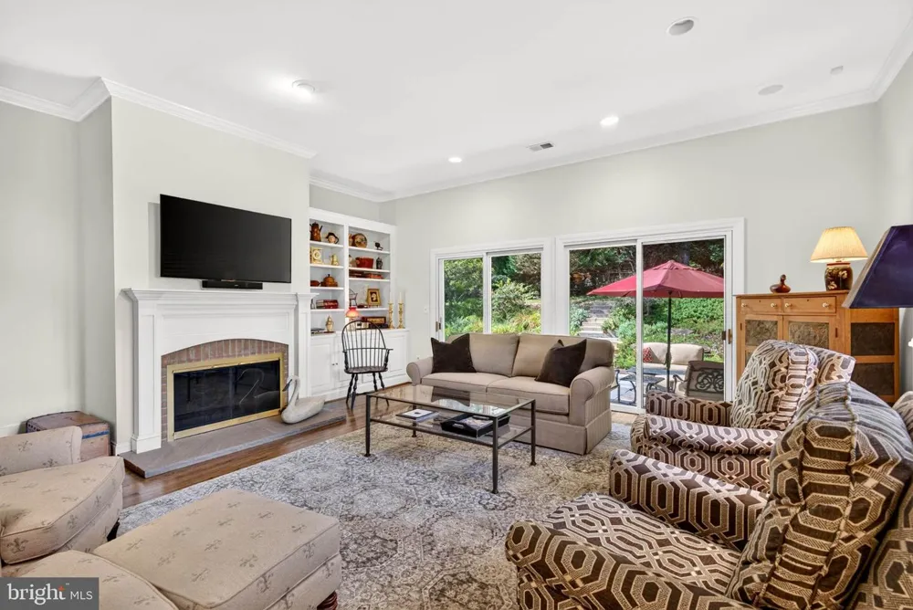 18 SEMINARY DRIVE Lutherville Timonium, MD 21093