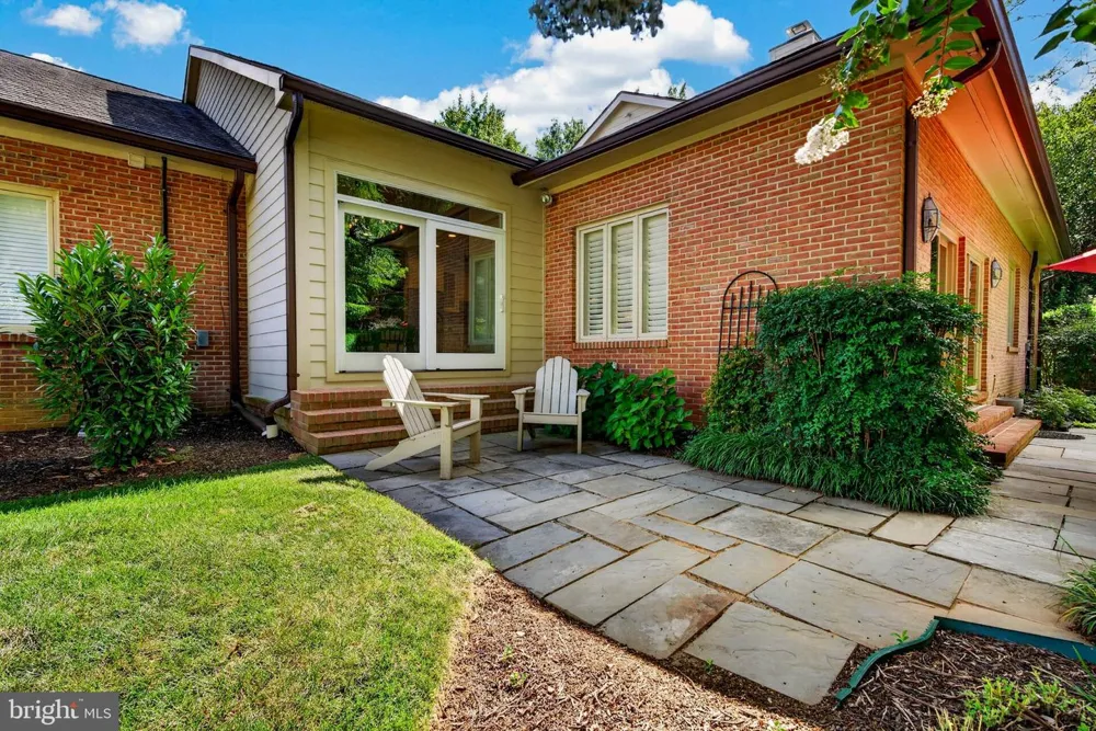 18 SEMINARY DRIVE Lutherville Timonium, MD 21093
