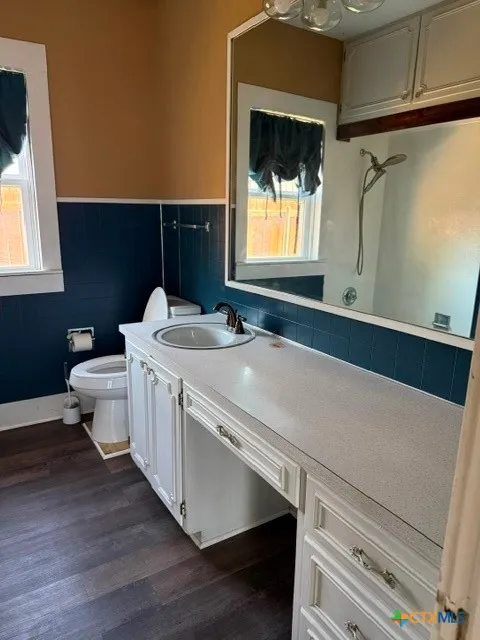 215 Houston Avenue Cameron, TX 76520
