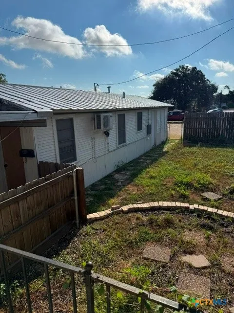 215 Houston Avenue Cameron, TX 76520
