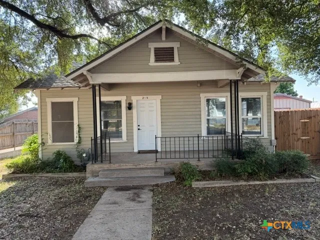 215 Houston Avenue Cameron, TX 76520