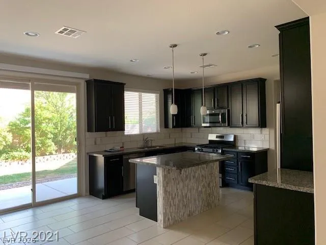 9584 Abbey Pond Avenue Las Vegas, NV 89148