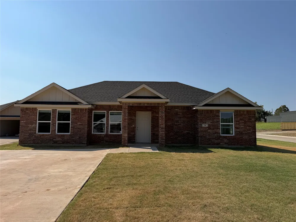 706 Molly Lane Calera, OK 74730