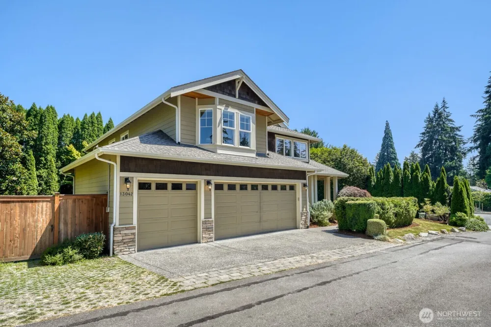 13042 NE 8th Street Bellevue, WA 98005