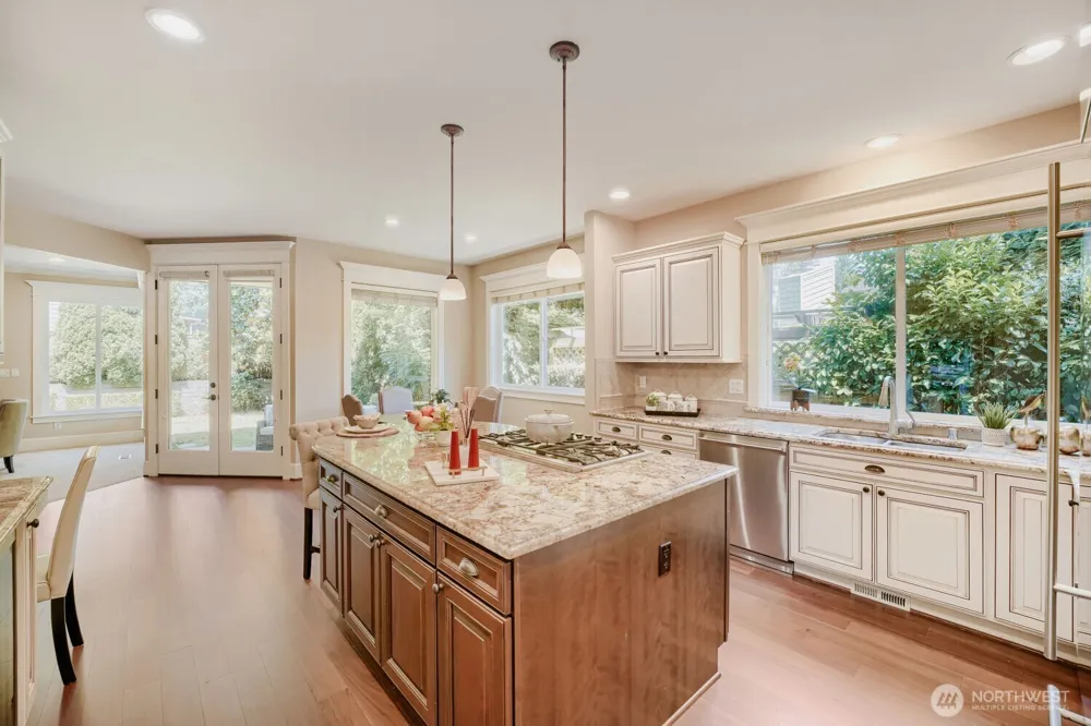 13042 NE 8th Street Bellevue, WA 98005