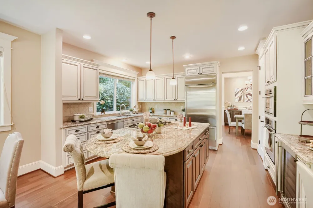 13042 NE 8th Street Bellevue, WA 98005