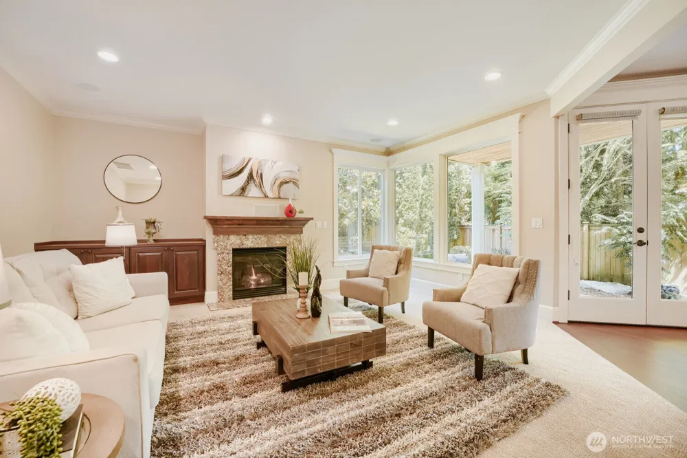13042 NE 8th Street Bellevue, WA 98005