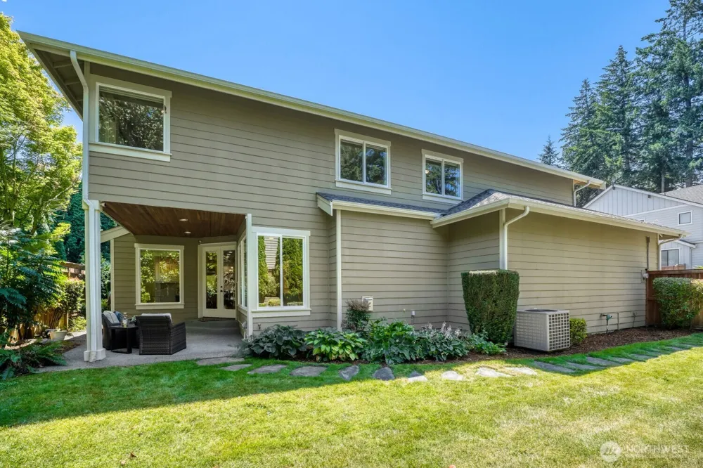 13042 NE 8th Street Bellevue, WA 98005