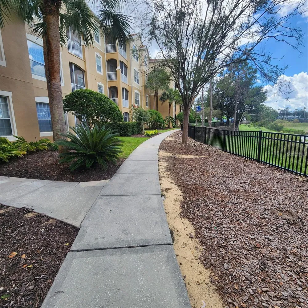7664 COMROW STREET #202 Kissimmee, FL 34747