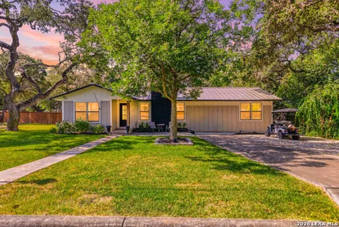 227 W HIGHLAND DR