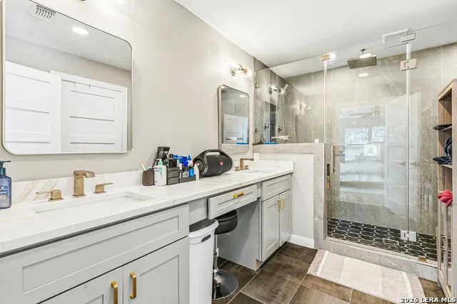 227 W HIGHLAND DR Boerne, TX 78006