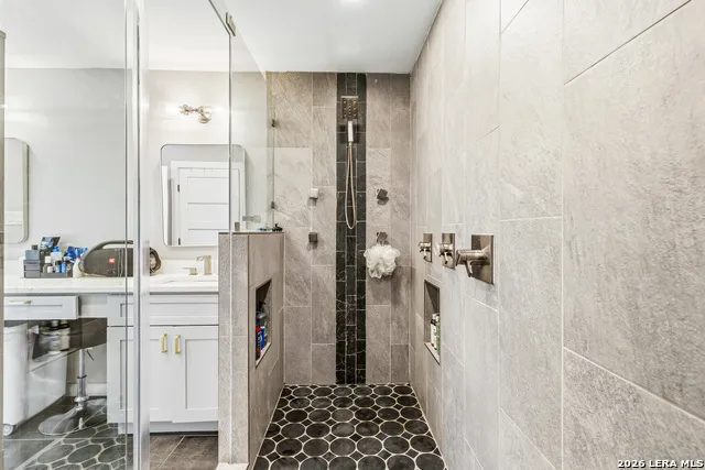 227 W HIGHLAND DR Boerne, TX 78006