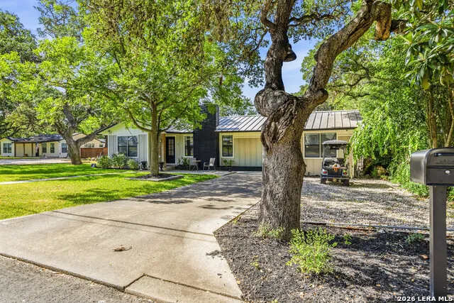 227 W HIGHLAND DR Boerne, TX 78006