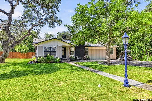 227 W HIGHLAND DR Boerne, TX 78006