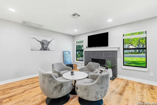 227 W HIGHLAND DR Boerne, TX 78006