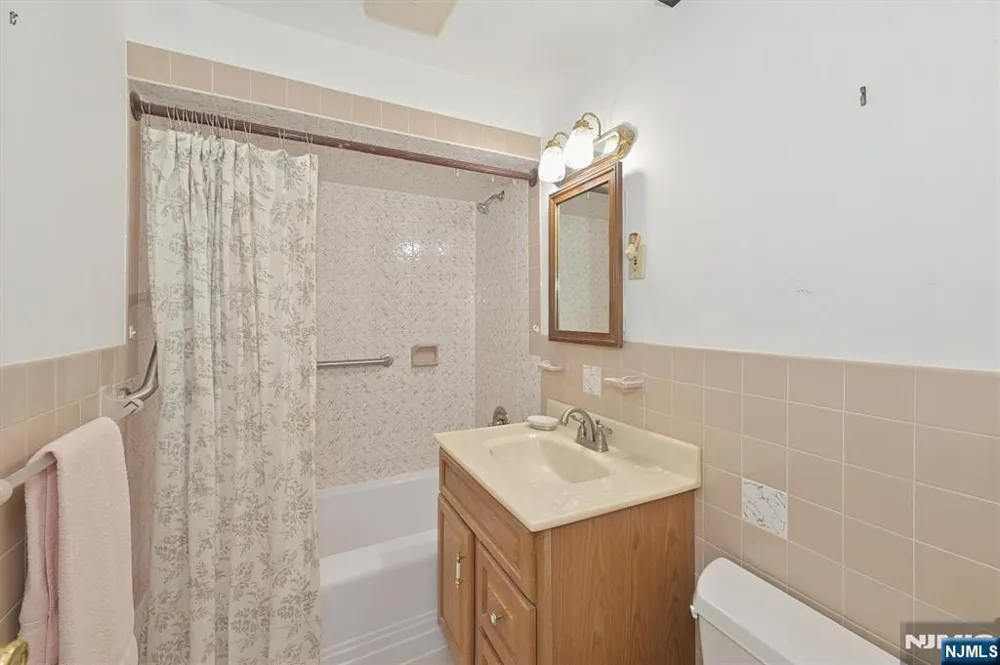 39-18 Jasper Road Fair Lawn, NJ 07410