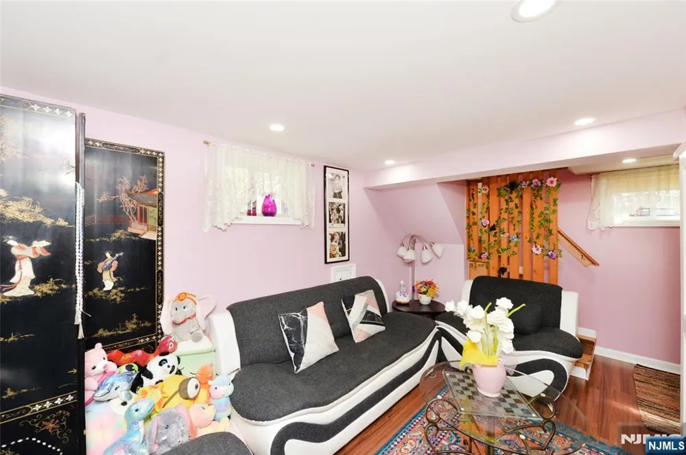 61 Bergen Avenue Clifton, NJ 07011