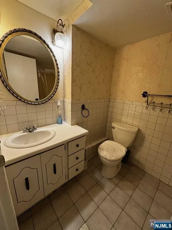 703 Teneyck Avenue 1 Lyndhurst, NJ 07071