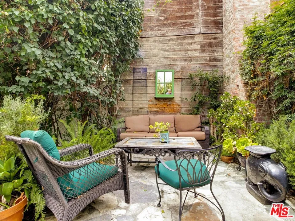 1327 Hayworth Avenue West Hollywood, CA 90046