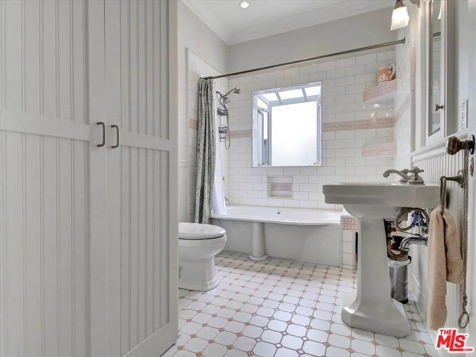 1327 Hayworth Avenue West Hollywood, CA 90046