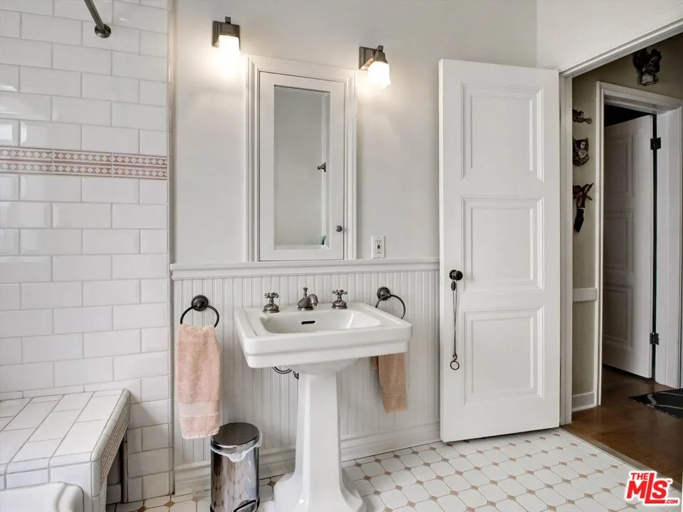 1327 Hayworth Avenue West Hollywood, CA 90046