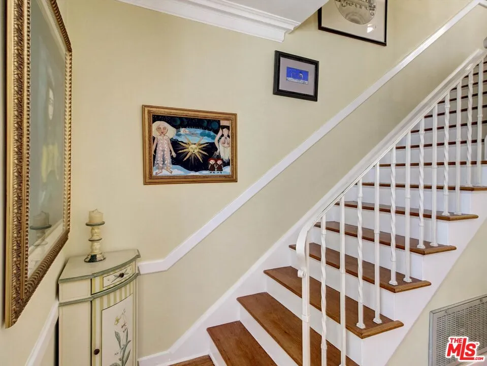 1327 Hayworth Avenue West Hollywood, CA 90046