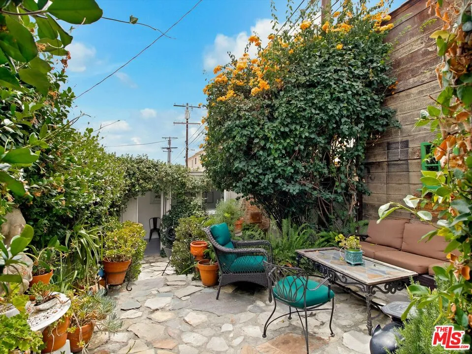 1327 Hayworth Avenue West Hollywood, CA 90046