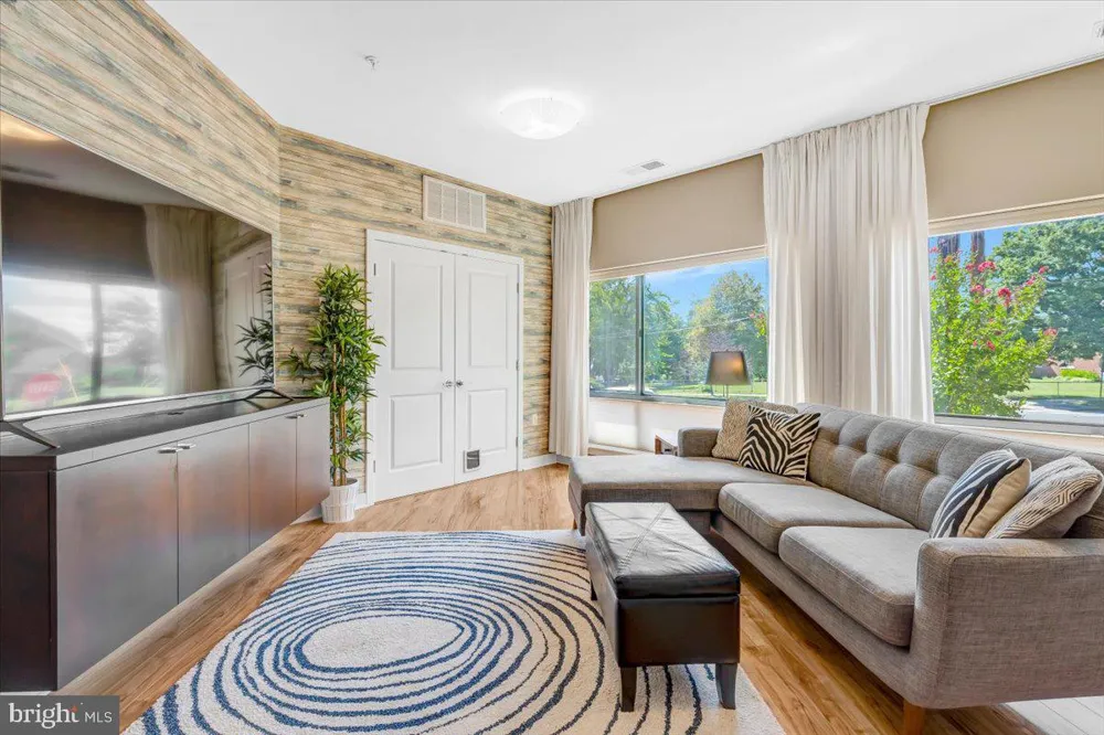 8005 13TH STREET #106 Silver Spring, MD 20910