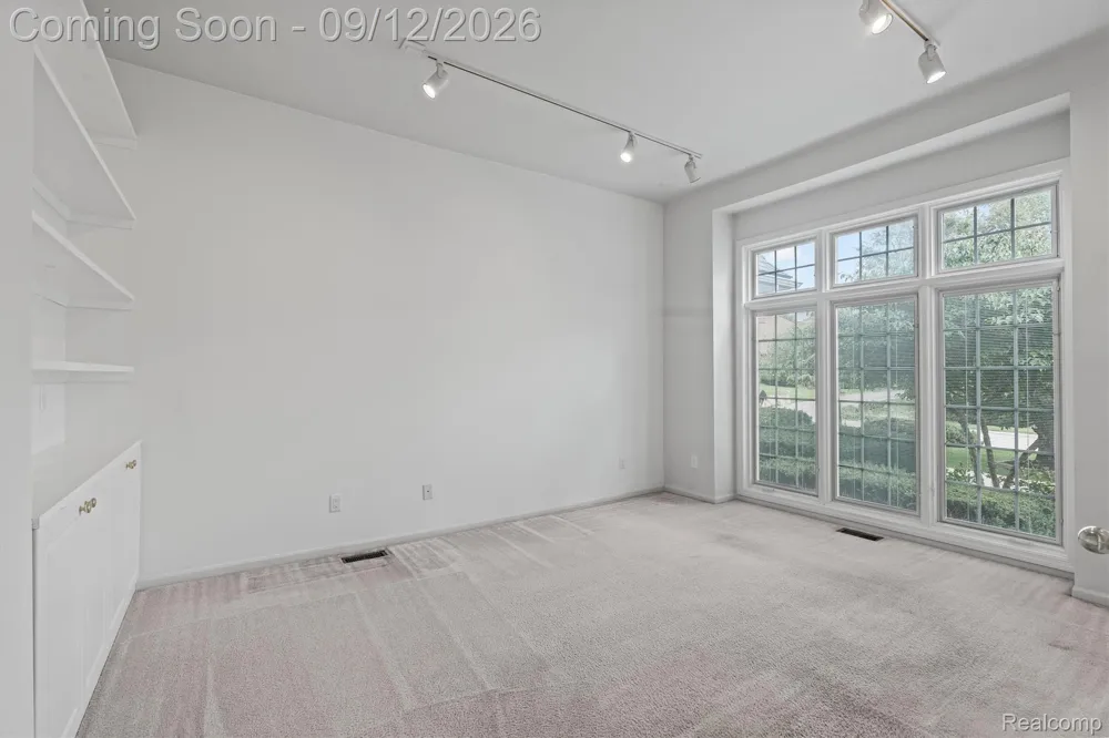 46652 Red Oak Drive Northville Township, MI 48168