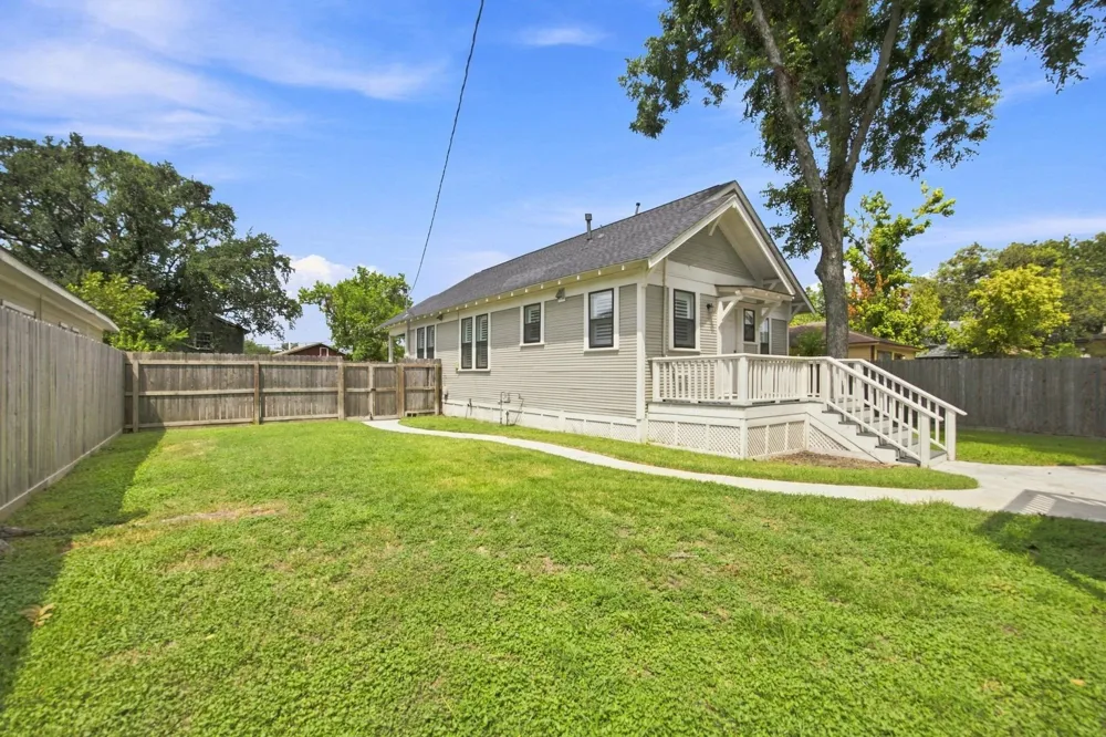 4618 Mcewen Street Houston, TX 77009