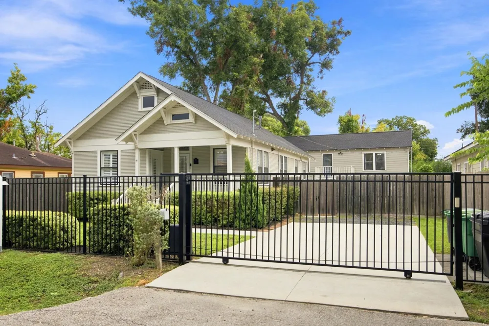 4618 Mcewen Street Houston, TX 77009