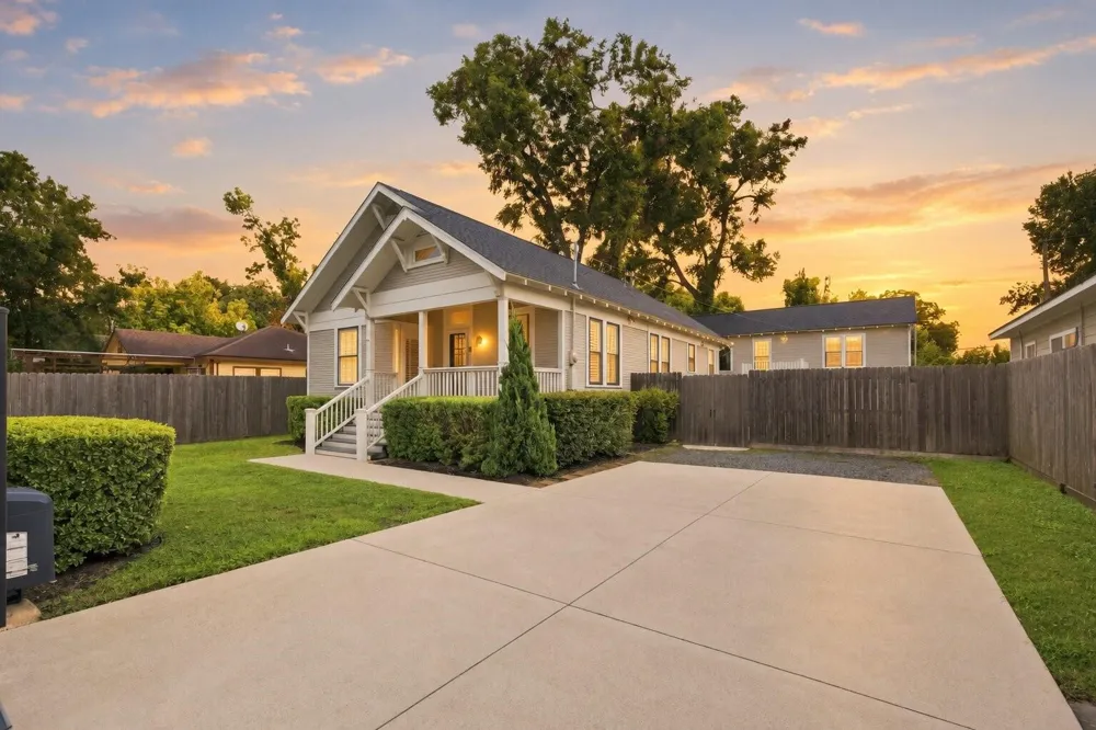 4618 Mcewen Street Houston, TX 77009