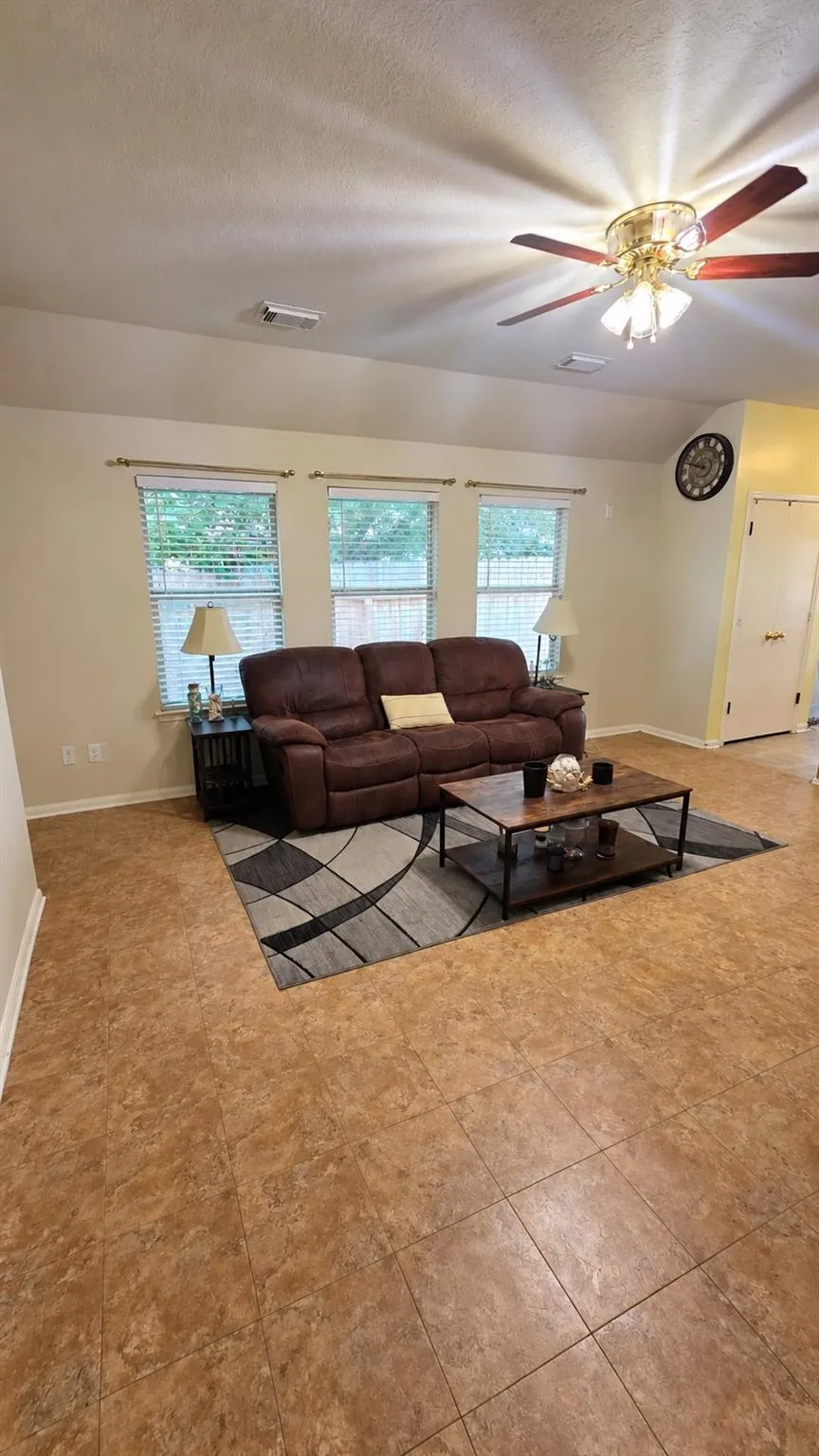 20011 Ravenmeadow Lane Katy, TX 77449