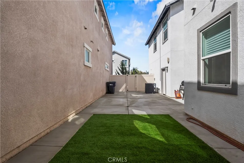 260 Summerville LN Palmdale, CA 93551