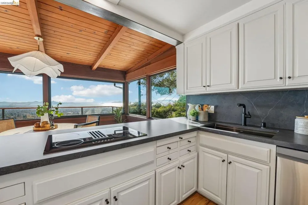 222 Panoramic Way Berkeley, CA 94704