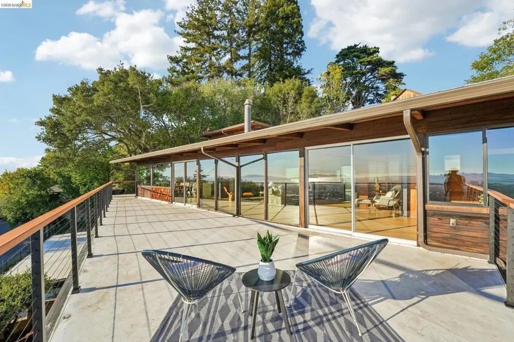 222 Panoramic Way Berkeley, CA 94704