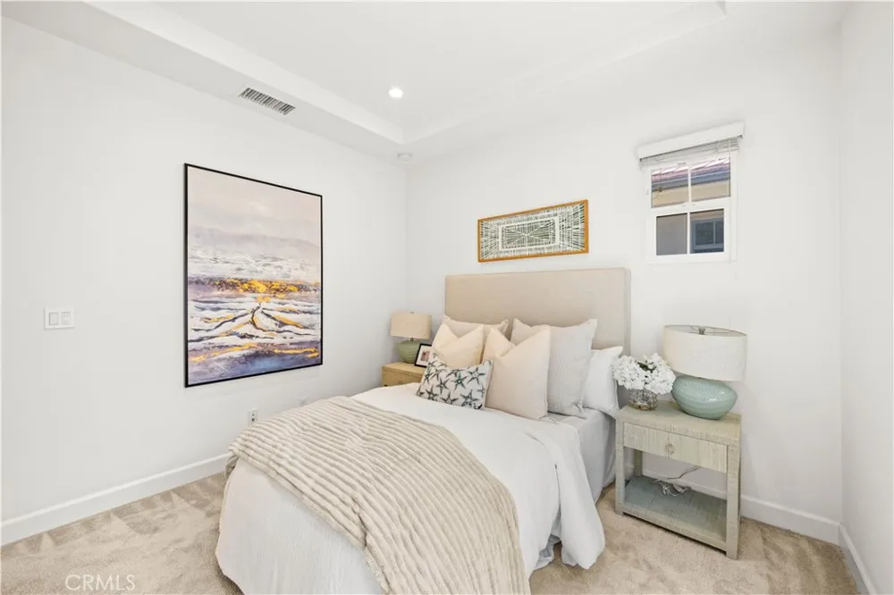 68 tollson Irvine, CA 92620
