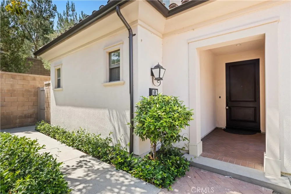 68 tollson Irvine, CA 92620