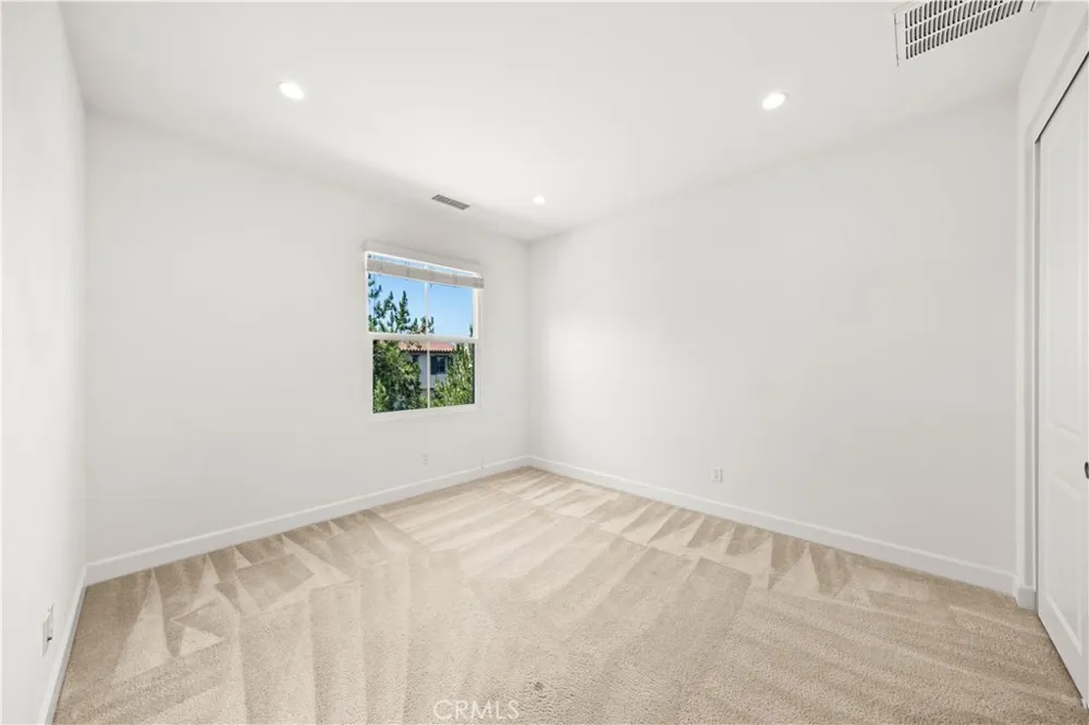 68 tollson Irvine, CA 92620