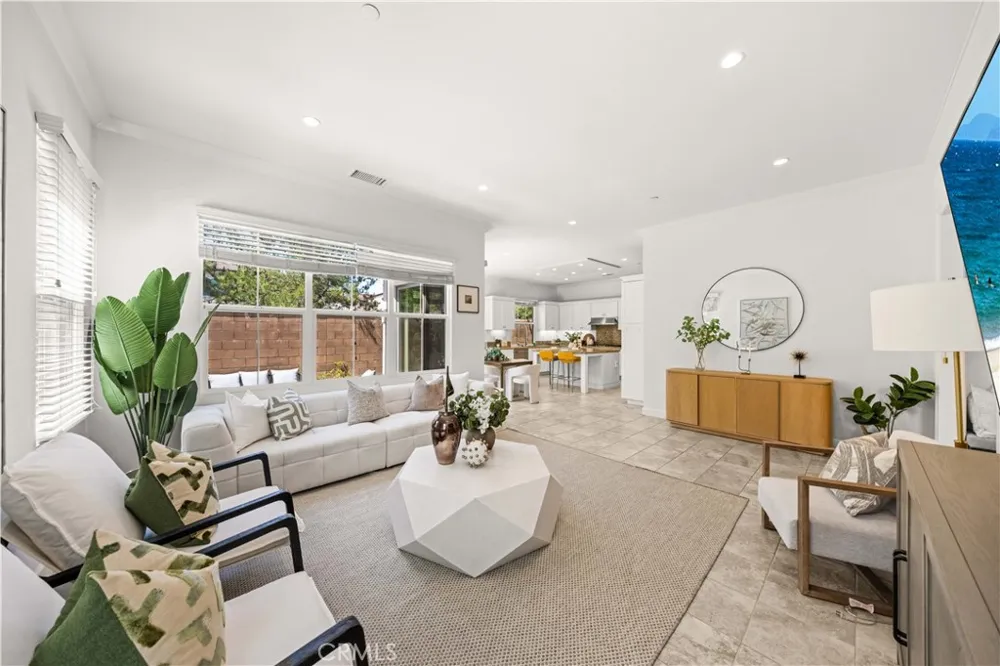 68 tollson Irvine, CA 92620