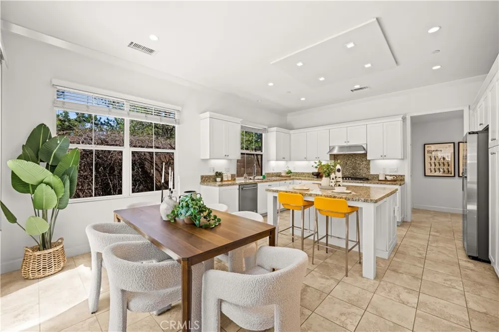 68 tollson Irvine, CA 92620
