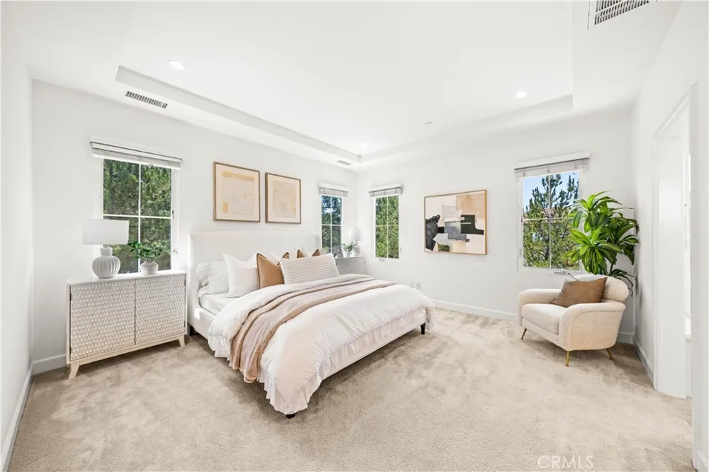 68 tollson Irvine, CA 92620