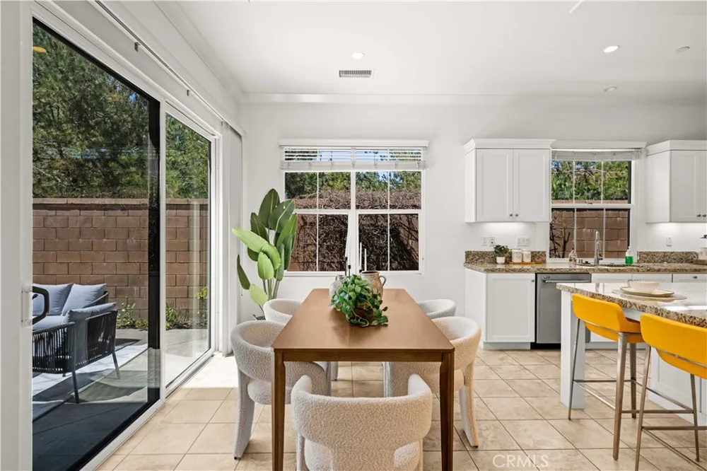 68 tollson Irvine, CA 92620