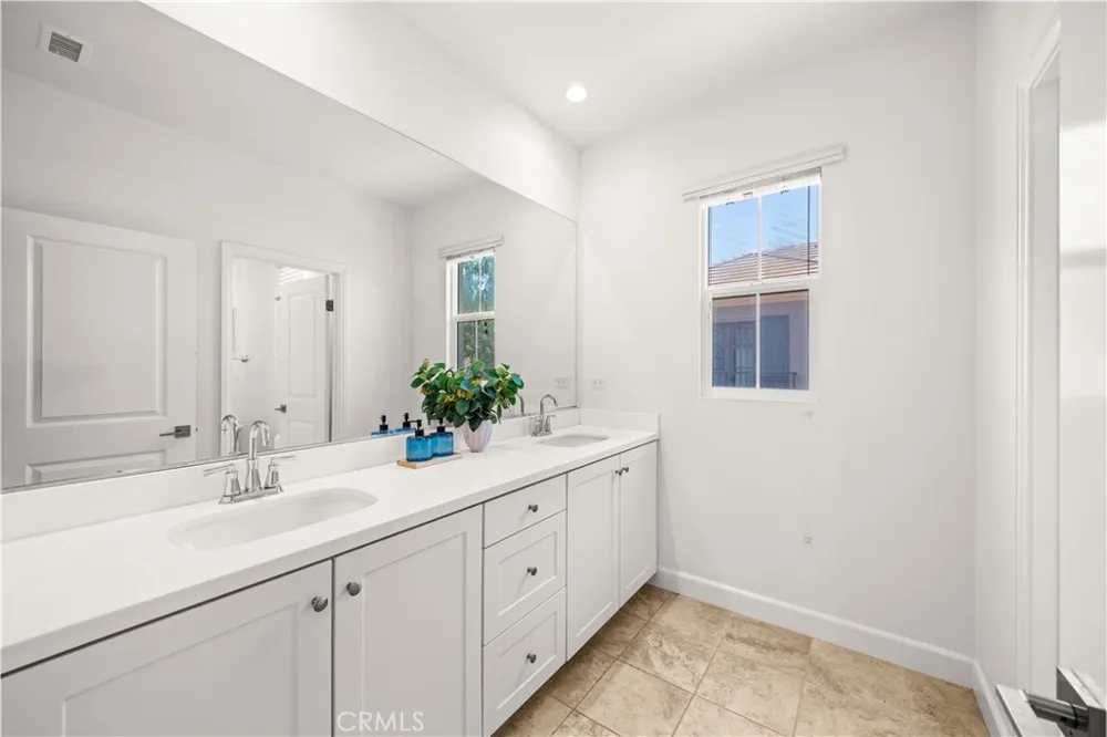 68 tollson Irvine, CA 92620
