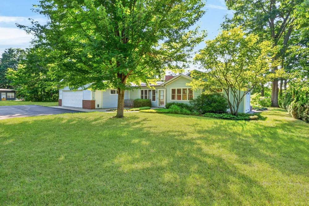 2500 Roncy Road Benton Harbor, MI 49022