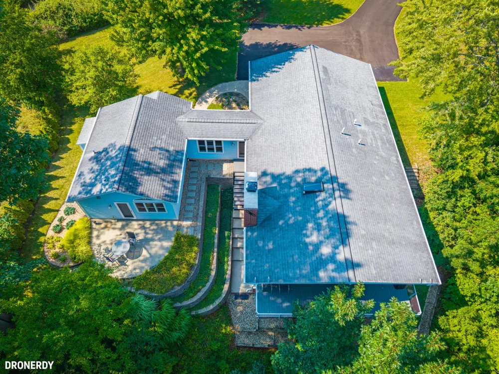 2500 Roncy Road Benton Harbor, MI 49022
